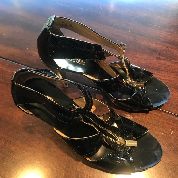 Michael Kors zip heels - Picture 2 of 3